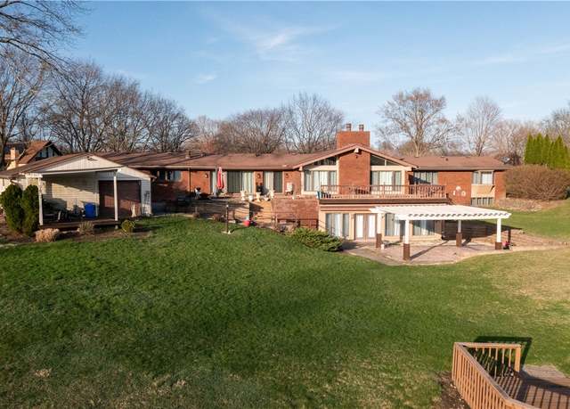 Property at 120 Thornhill Dr, Danville, IL 61832, 5 beds, 4 baths