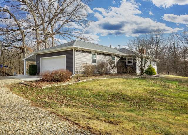 Property at 886 E County Road 500 E, Toledo, IL 62468, 4 beds, 2 baths