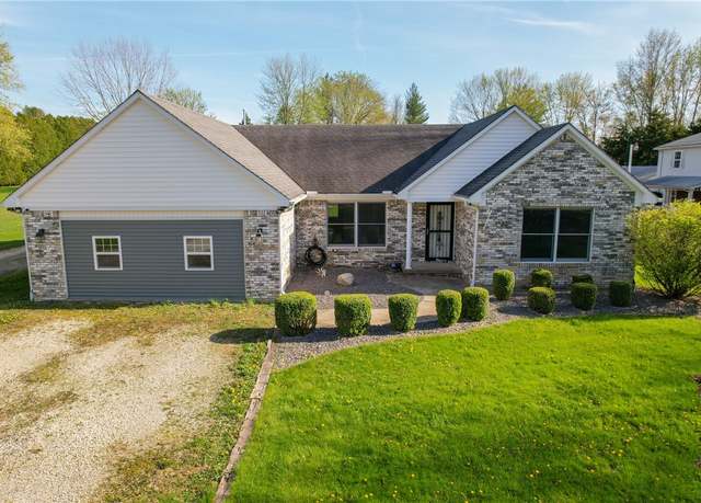 Property at 16002 Arrowhead Rd, Danville, IL 61834, 3 beds, 2 baths