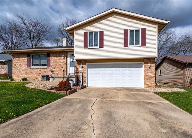 Property at 2835 N Primrose Ln, Decatur, IL 62526, 3 beds, 1.5 baths