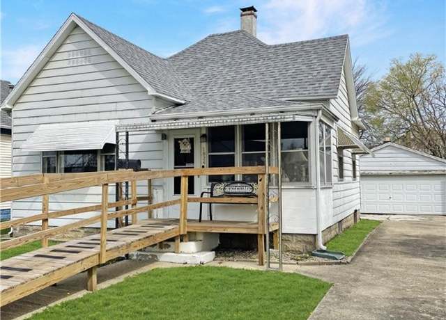 Property at 1824 Dakota Ave, Mattoon, IL 61938, 2 beds, 1 bath