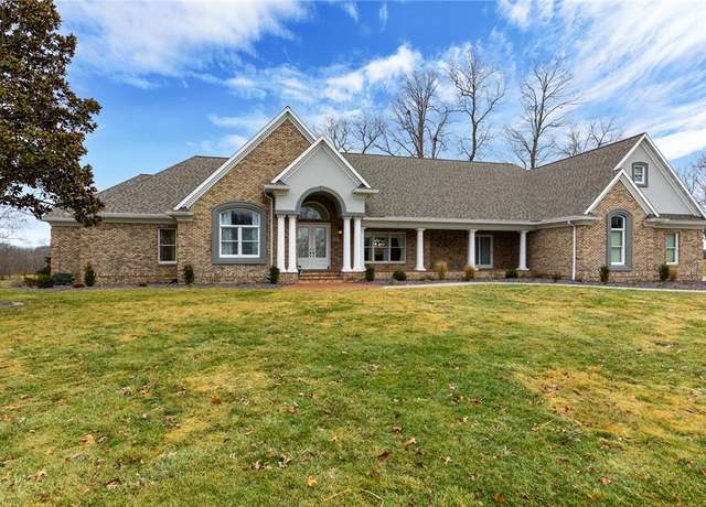 Property at 17212 Stonecreek Dr, Effingham, IL 62401, 5 beds, 4.5 baths