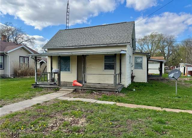 Property at 718 Roane St, Sullivan, IL 61951, 3 beds, 1.5 baths