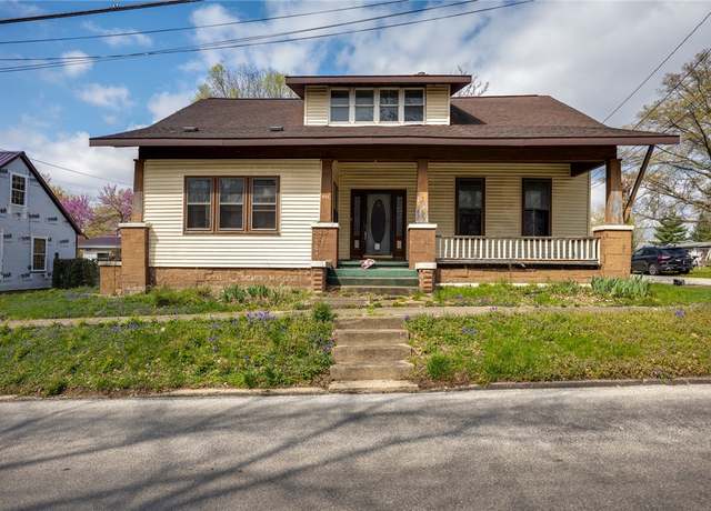 Property at 311 Lafayette St, Newton, IL 62448, 4 beds, 1.5 baths
