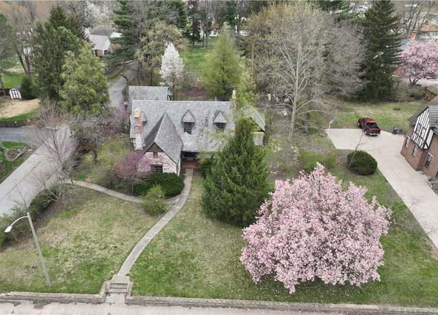 Property at 1655 N Vermilion St, Danville, IL 61832, 4 beds, 3 baths