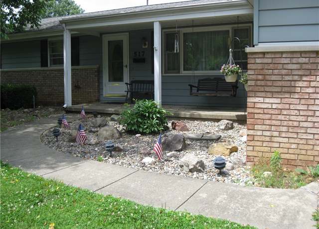 Property at 517 Coolidge Ave, Charleston, IL 61920, 3 beds, 2 baths