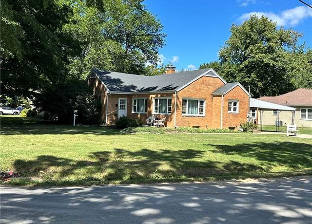 Property at 410 E Ninth St, Pana, IL 62557, 3 beds, 1 bath