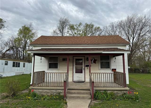 Property at 213 N Austin St, Paris, IL 61944, 2 beds, 1 bath
