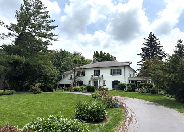 Property at 4 Powers Lane Pl, Decatur, IL 62522, 4 beds, 3.5 baths