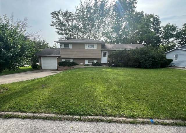 Property at 1017 N Linden Ave, Decatur, IL 62522, 3 beds, 2 baths