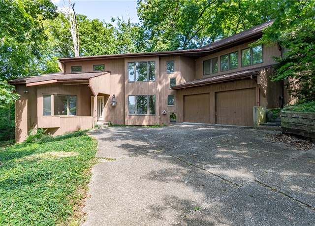 Property at 236 Silver Dr, Decatur, IL 62521, 4 beds, 3.5 baths