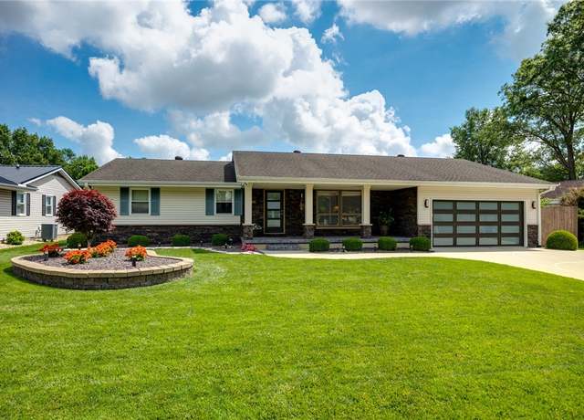 Property at 1003 Flame Ave, Effingham, IL 62401, 3 beds, 2 baths