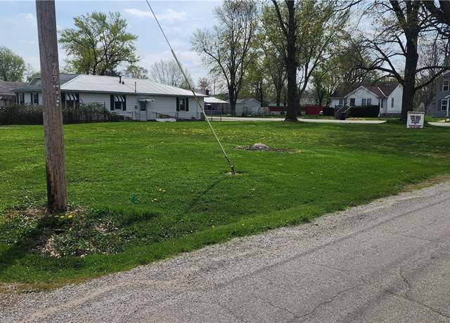 Property at 710 Richland Ave, Effingham, IL 62401