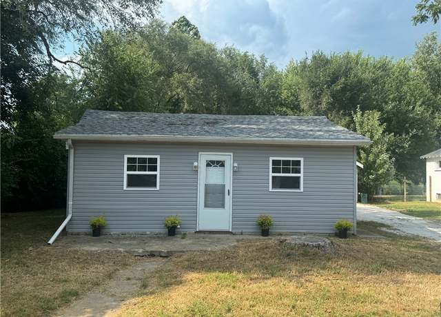 Property at 1807 Batestown Rd, Danville, IL 61832, 3 beds, 2 baths