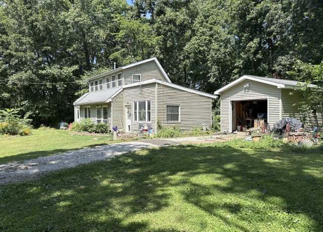 Property at 20315 Airtight Rd, Charleston, IL 61920, 2 beds, 1 bath
