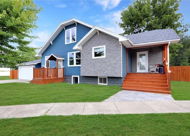 Property at 800 Vanlaningham Dr, Mattoon, IL 61938, 5 beds, 3 baths