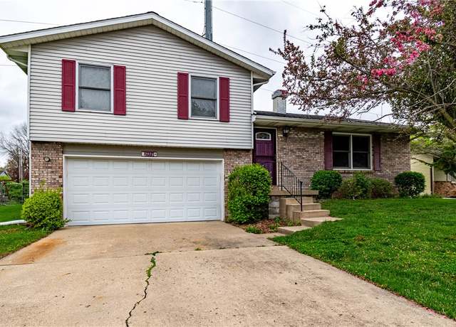 Property at 2976 N Primrose Ln, Decatur, IL 62526, 3 beds, 2 baths