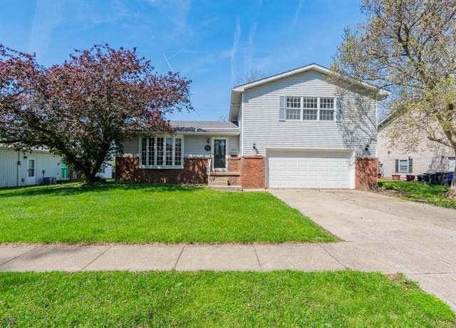 Property at 4525 N Adams Dr, Decatur, IL 62526, 3 beds, 2.5 baths