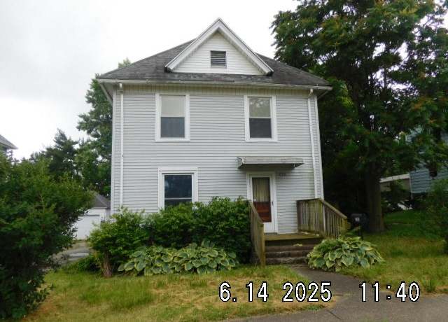 Property at 230 E Madison St, Paris, IL 61944, 3 beds, 2 baths