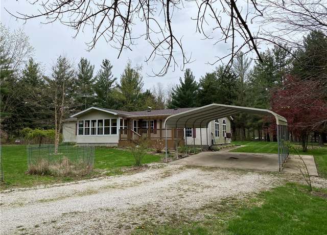 Property at 14457 North County Road 2200e, Oakland, IL 61943, 4 beds, 2 baths