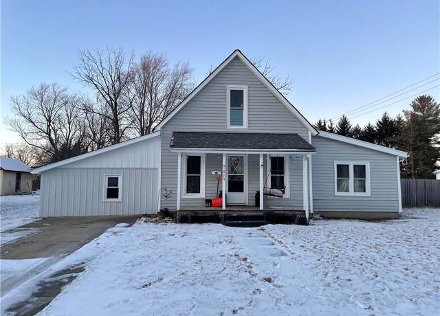 Property at 864 E Young Ave, Hoopeston, IL 60942, 3 beds, 1 bath