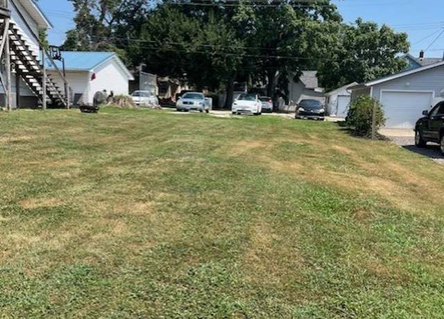 Property at 602 S 5th St, Effingham, IL 62401