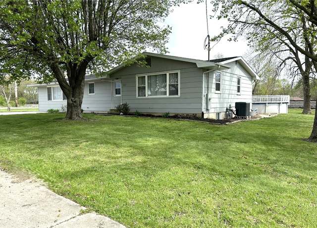 Property at 1511 E Country Ave, Teutopolis, IL 62467, 5 beds, 3 baths