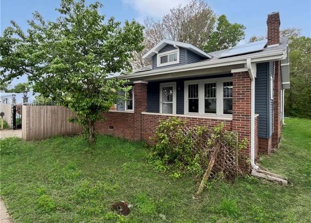 Property at 605 N 15 St, Mattoon, IL 61938, 3 beds, 1 bath