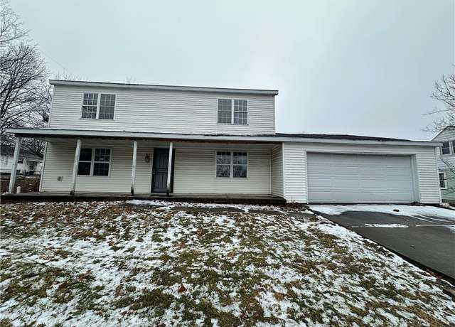 Property at 2285 Graceland Ave, Decatur, IL 62526, 3 beds, 1.5 baths