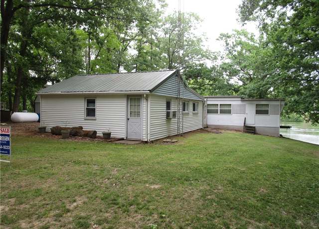 Property at 6 Highwater Pt, Pana, IL 62557, 4 beds, 2 baths