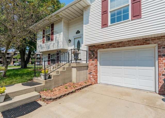 Property at 1474 Meadowview Dr, Decatur, IL 62526, 2 beds, 2 baths