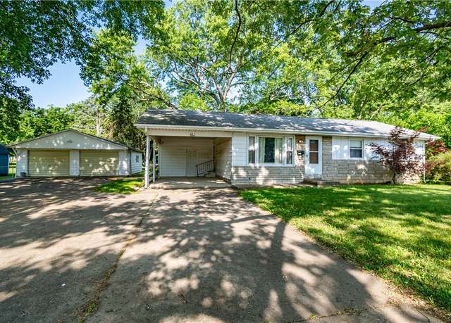 Property at 3861 N Macarthur Rd, Decatur, IL 62526, 3 beds, 1 bath