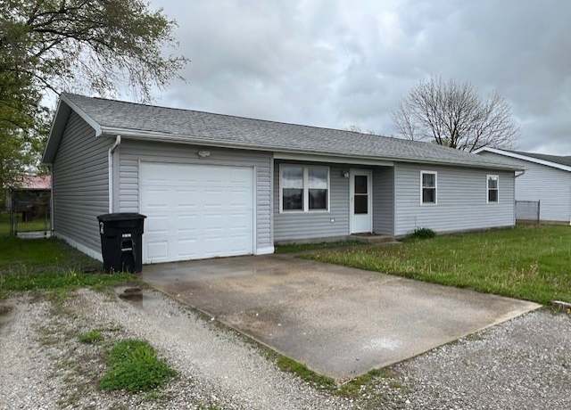 Property at 102 W Jaycee Ave, Effingham, IL 62401, 3 beds, 1.5 baths