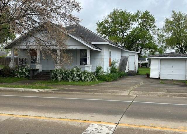 Property at 210 W Saint Anthony Ave, Effingham, IL 62401, 2 beds, 1 bath