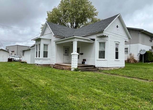 Property at 605 S 5th St, Effingham, IL 62401, 3 beds, 1 bath