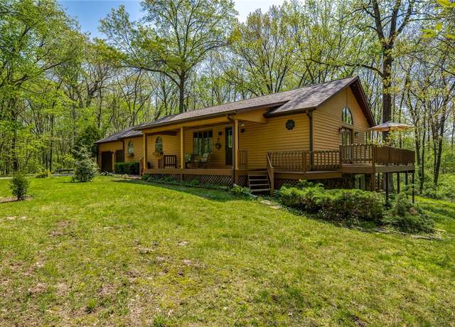 Property at 15790 E Hillcrest Dr, Effingham, IL 62401, 3 beds, 2.5 baths