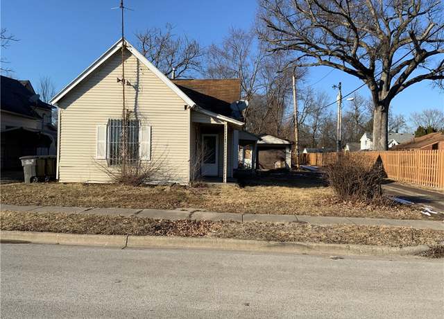 Property at 407 Townsend St, Danville, IL 61832, 2 beds, 1 bath