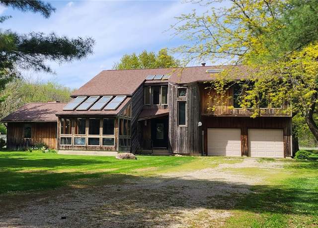 Property at 79 Lakeside Villa, Sullivan, IL 61951, 3 beds, 2.5 baths