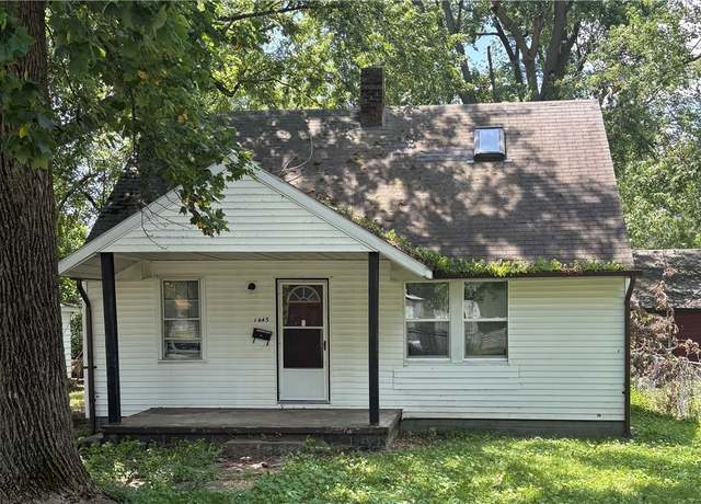 Property at 1445 Dennis Ave, Decatur, IL 62526, 3 beds, 1 bath