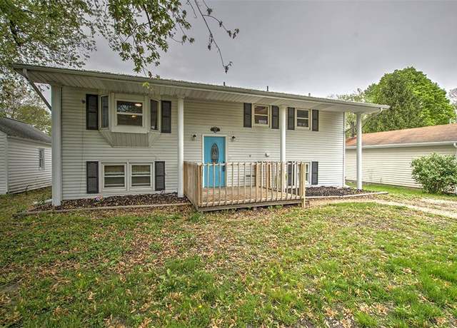 Property at 317 E Lincoln St, Blue Mound, IL 62513, 4 beds, 2 baths