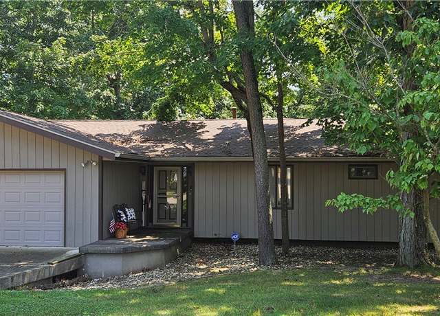 Property at 1610 Robin Ct, Mt Zion, IL 62549, 5 beds, 3 baths