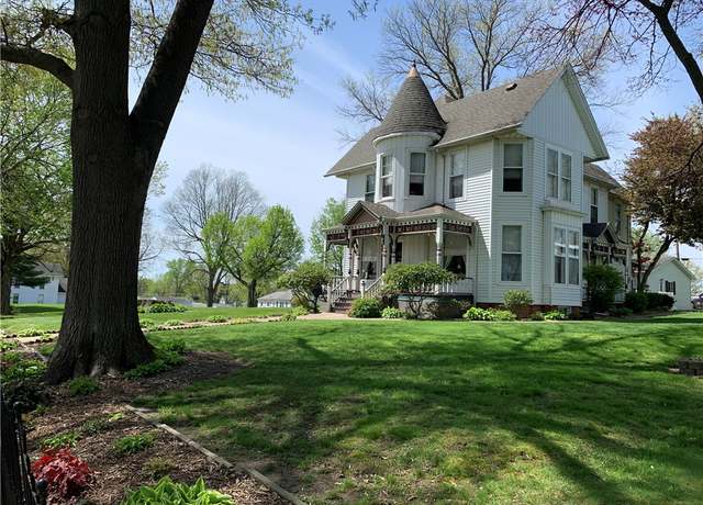 Property at 407 S Locust St, Pana, IL 62557, 4 beds, 2 baths