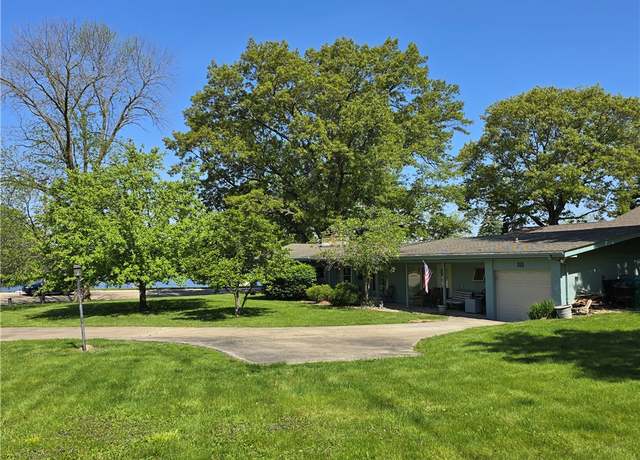 Property at 53 Norwood Dr, Decatur, IL 62521, 3 beds, 1.5 baths