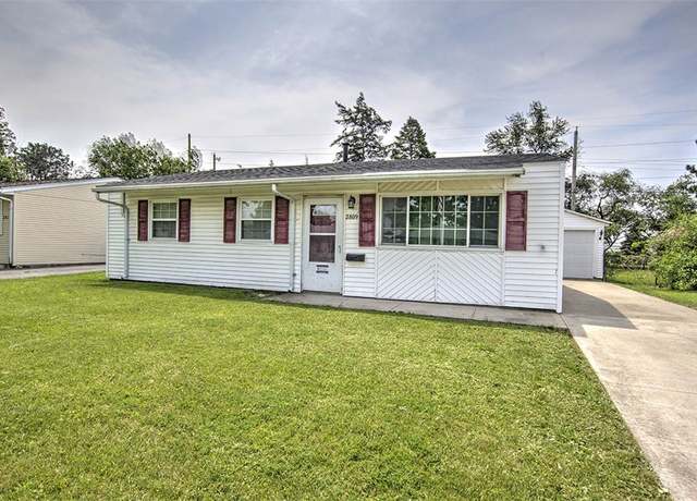 Property at 2809 E Cardinal Dr, Decatur, IL 62526, 3 beds, 1 bath