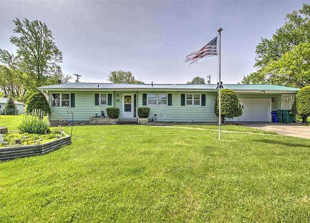 Property at 3223 E Oakwood Ave, Decatur, IL 62521, 3 beds, 2 baths