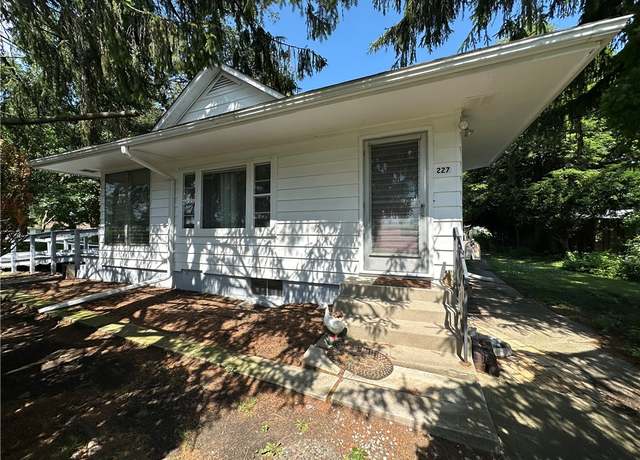 Property at 227 N Jefferson St, Westville, IL 61883, 2 beds, 1 bath
