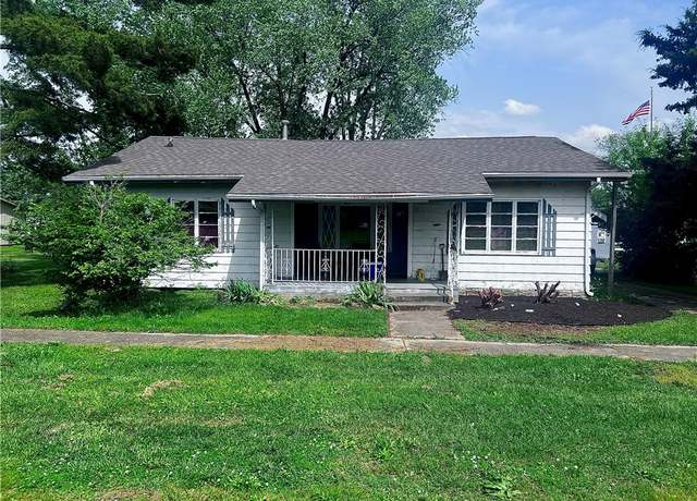 Property at 934 N Adams St, Mason, IL 62443, 2 beds, 1 bath