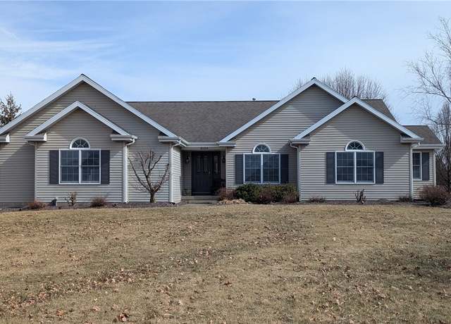 Property at 8134 Country Club Rd, Charleston, IL 61920, 5 beds, 3 baths