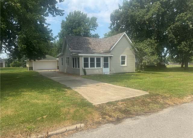 Property at 706 Gray St, Sidell, IL 61876, 3 beds, 1 bath