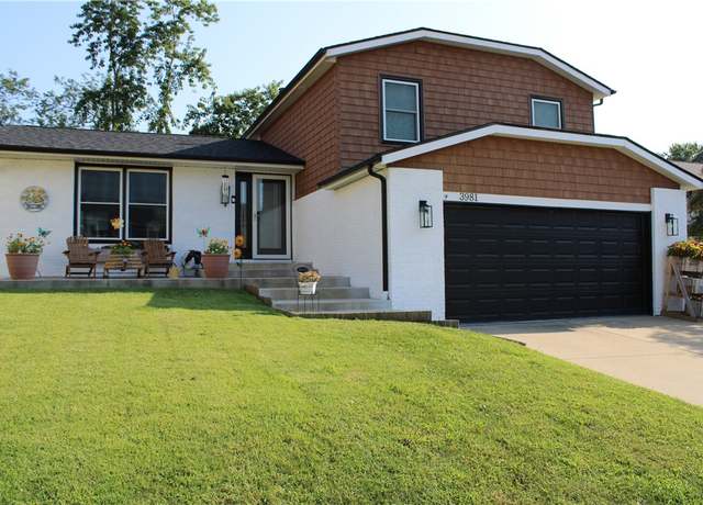 Property at 3981 Northbrook Dr, Decatur, IL 62526, 3 beds, 2.5 baths